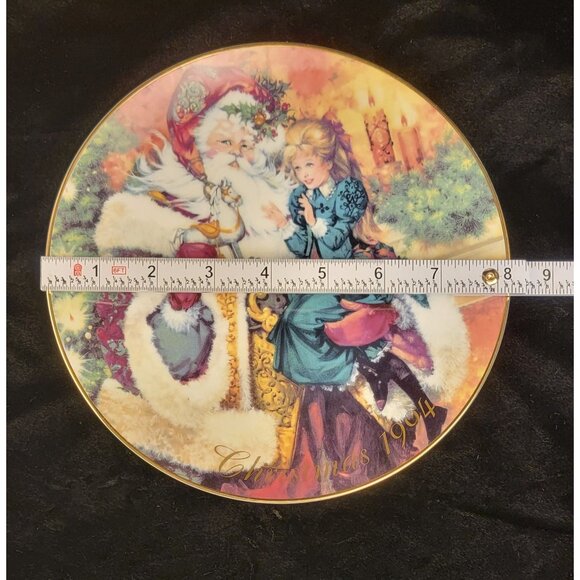 Vintage Avon Collector Plate "The Wonder of Christmas" - Picture 11 of 12